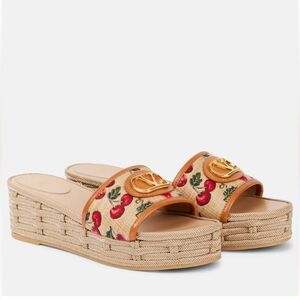 Valentino Garavani VLogo Medallion Cherry Platform Espadrilles Size 39 / 9